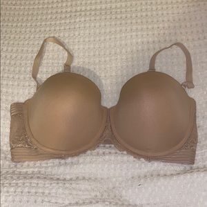 40C push-up maidenform bra.
